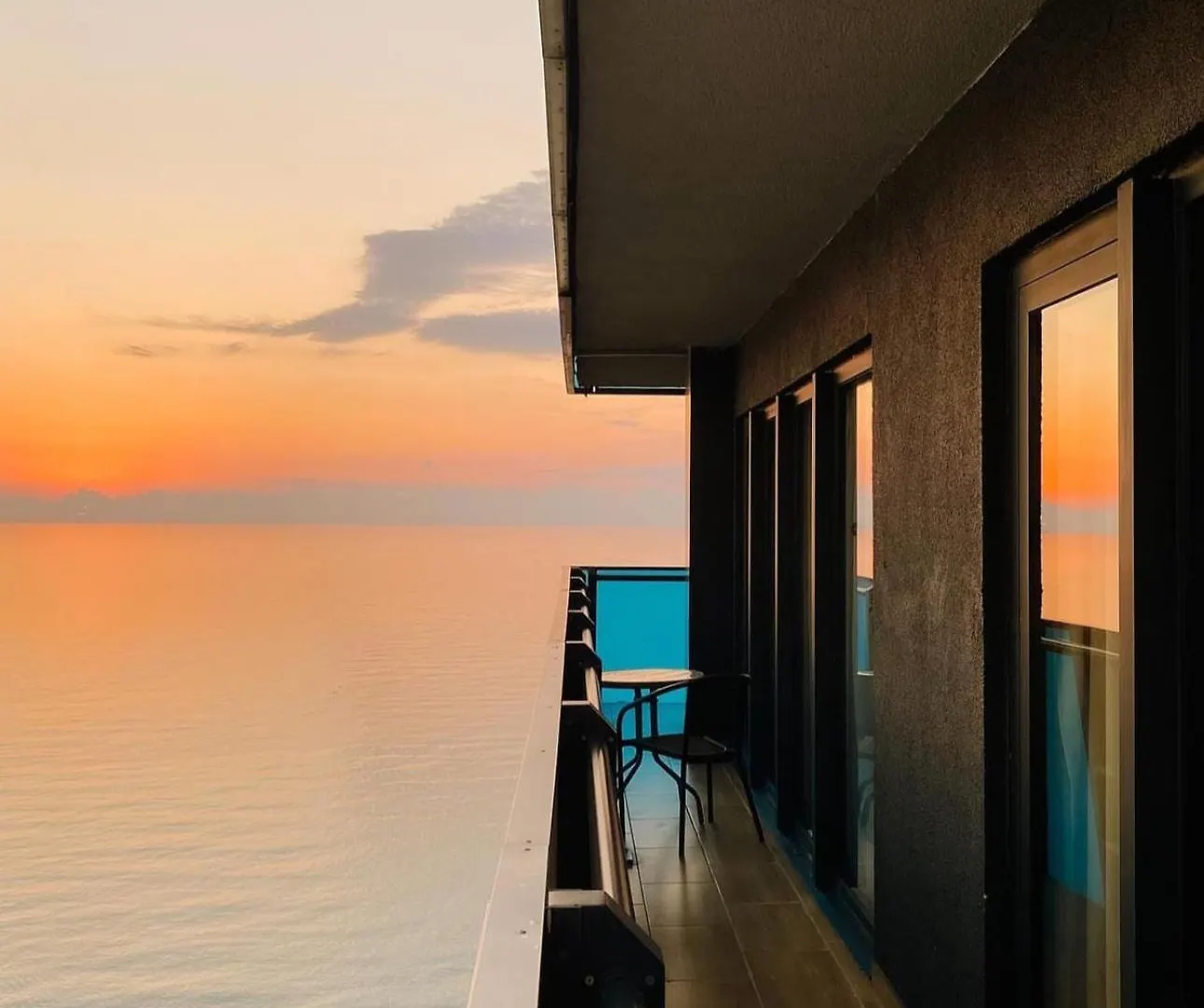 Property With Sea View Batoemi 0*,  Georgië